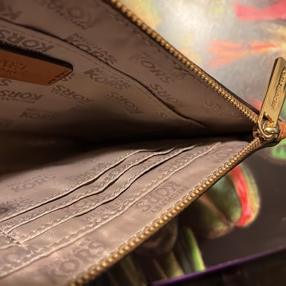 💎🤙🏻💎•👄Michael Kors x Stud Vibes x Get it Gyrl💎🤙🏻 - Picture 11 of 12